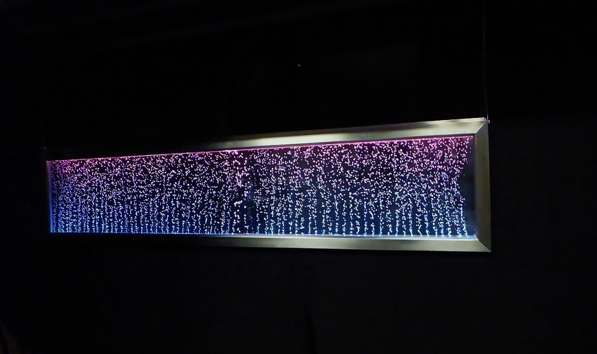 mur de bulle néo 300 bicolore. un grand nombre de combinaison de couleurs possibles pilotable d'une télécommande bordeaux entreprise